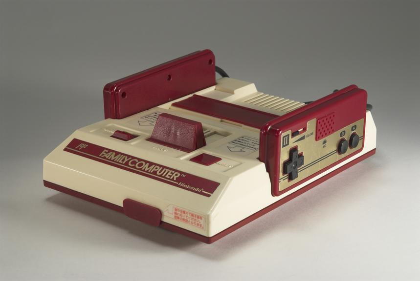 Nintendo Famicom Games Console