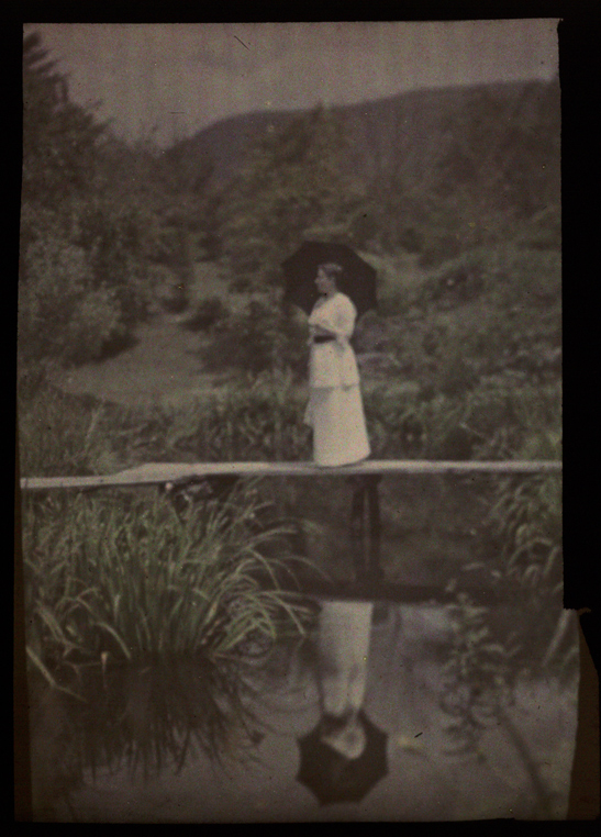 Miss May Tracy, Japan, Helen Messinger Murdoch, The Royal Photographic Society Collection, National Media Museum / SSPL