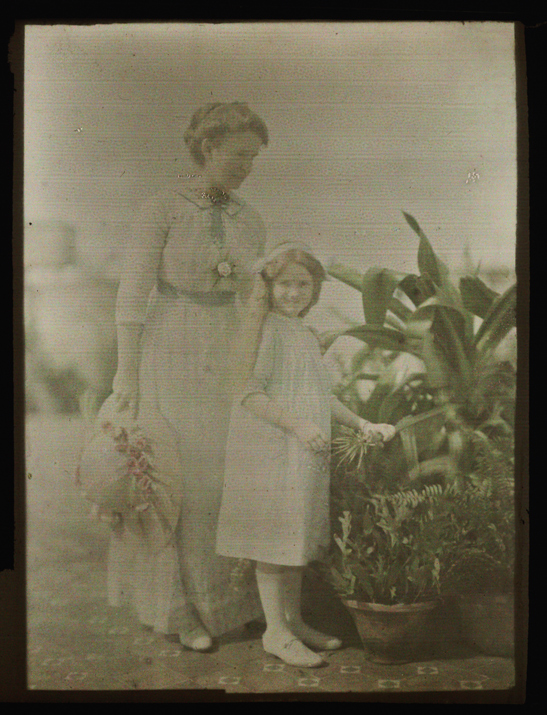 Mrs. Smith and Daughter, Helen Messinger Murdoch, The Royal Photographic Society Collection, National Media Museum / SSPL