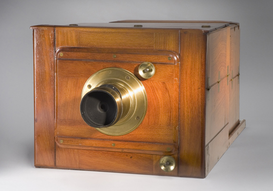 Ottewill folding box camera, 1853, T Ottewill and Company, Kodak Collection, National Media Museum / SSPL