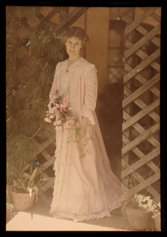 Portrait of a woman in a pink dress, Helen Messinger Murdoch, The Royal Photographic Society Collection, National Media Museum / SSPL