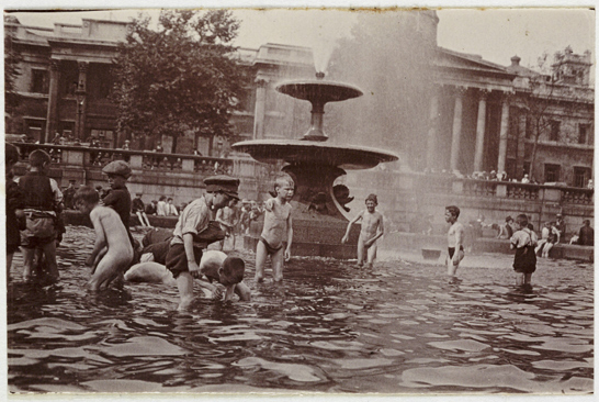 Children playing in a fountain, c.1915, National Media Museum Collection / SSPL