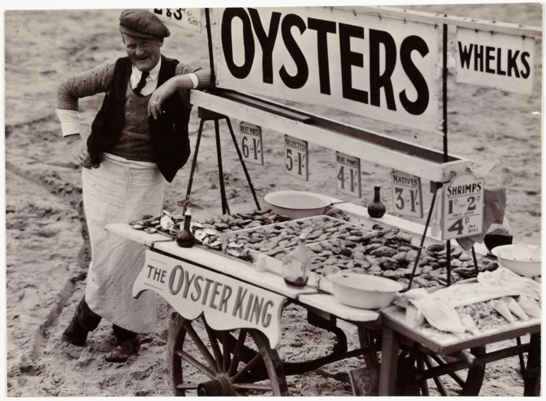 Oyster stall, c.1930, National Media Museum Collection / SSPL