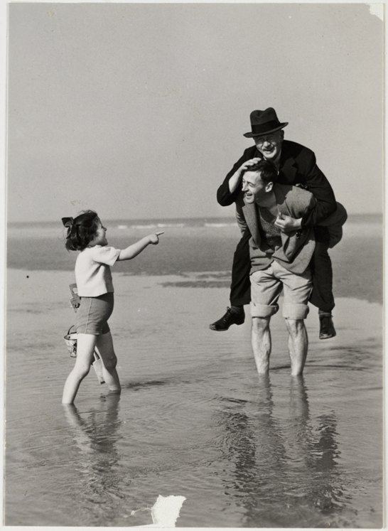 Seaside piggyback, 1935, National Media Museum Collection / SSPL