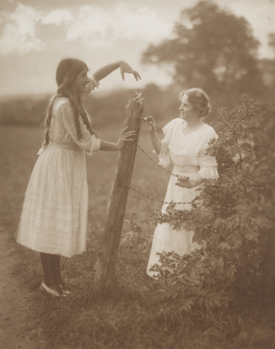 The good old summer time, c. 1910, Charles Henry Davis, The Royal Photographic Society Collection, National Media Museum / SSPL