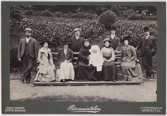Family group, c. 1907, Permain & Son © National Media Museum / SSPL. Creative Commons BY-NC-SA