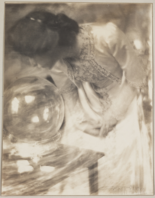 The Magic Crystal or The Crystal Gazer, c.1904, Gertrude Käsebier, The Royal Photographic Society Collection © National Media Museum, Bradford / SSPL. Creative Commons BY-NC-SA 