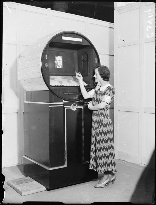 'The Radio Set of the Future', 1933, Fox Photos Ltd. © National Media Museum, Bradford. Creative Commons BY-NC-SA