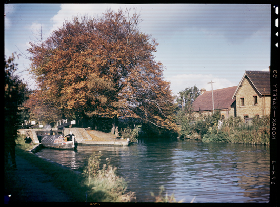 Canal lock, c. 1945, unknown photographer © National Media Museum, Bradford / SSPL. Creative Commons BY-NC-SA