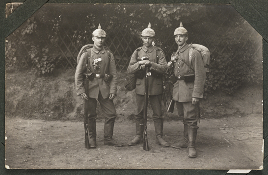 German soldiers, c. 1914, unknown photographer © National Media Museum, Bradford / SSPL. Creative Commons BY-NC-SA