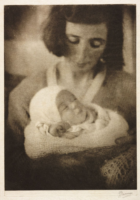 Joan Jones with baby Doreen, 1921, George Davison © National Media Museum, Bradford / SSPL. Creative Commons BY-NC-SADavison sent this contemporary nativity scene as a Christmas greeting in December 1921.