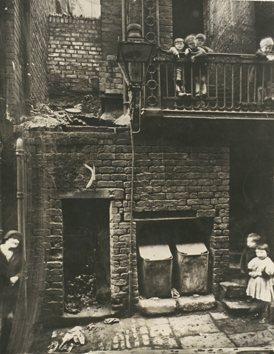 Liverpool slums, c. 1935, Daily Herald © National Media Museum, Bradford / SSPL. Creative Commons BY-NC-SA