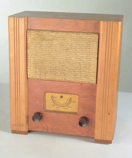 This Civilian Radio Receiver (also known as the ‘Utility Set’) is part of the BBC Collection.