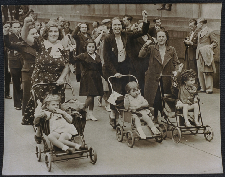 Women and children in rally to Trafalgar Square in support of Spain, 6 September 1936. Daily Herald Archive / National Science and Media Museum Collection / SSPL