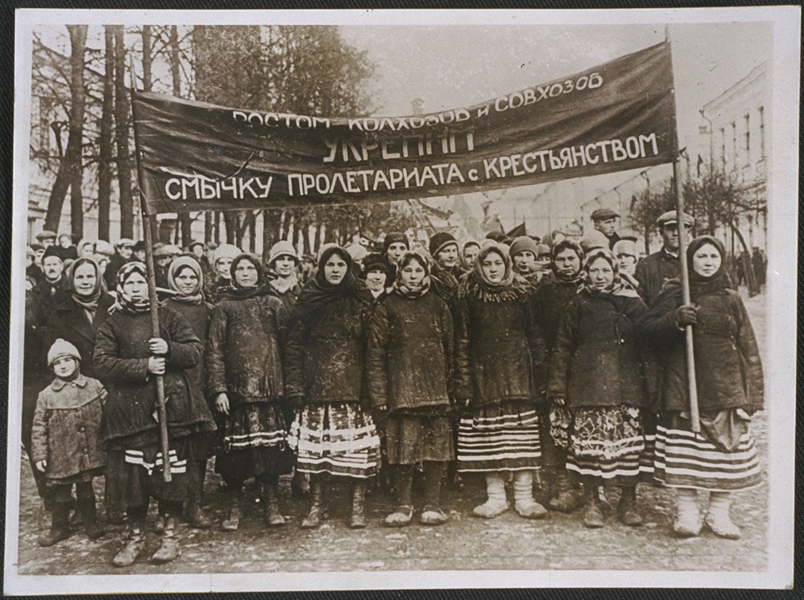 Russian peasants demonstrate in Red Square, Moscow, 1917. Daily Herald Archive, National Science and Media Museum Collection / SSPL