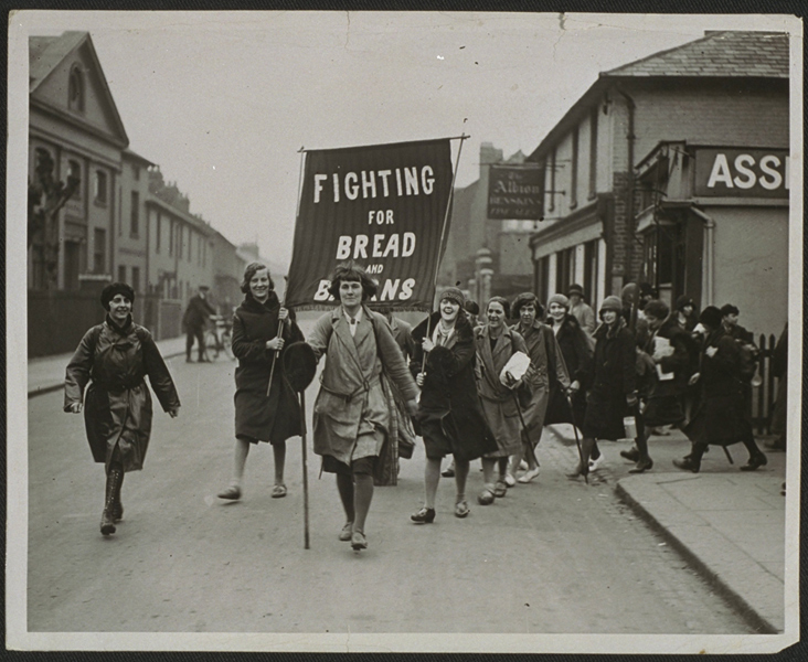 Women's section of hunger marchers en route to London, April 1930. Daily Herald Archive, National Science and Media Museum Collection / SSPL