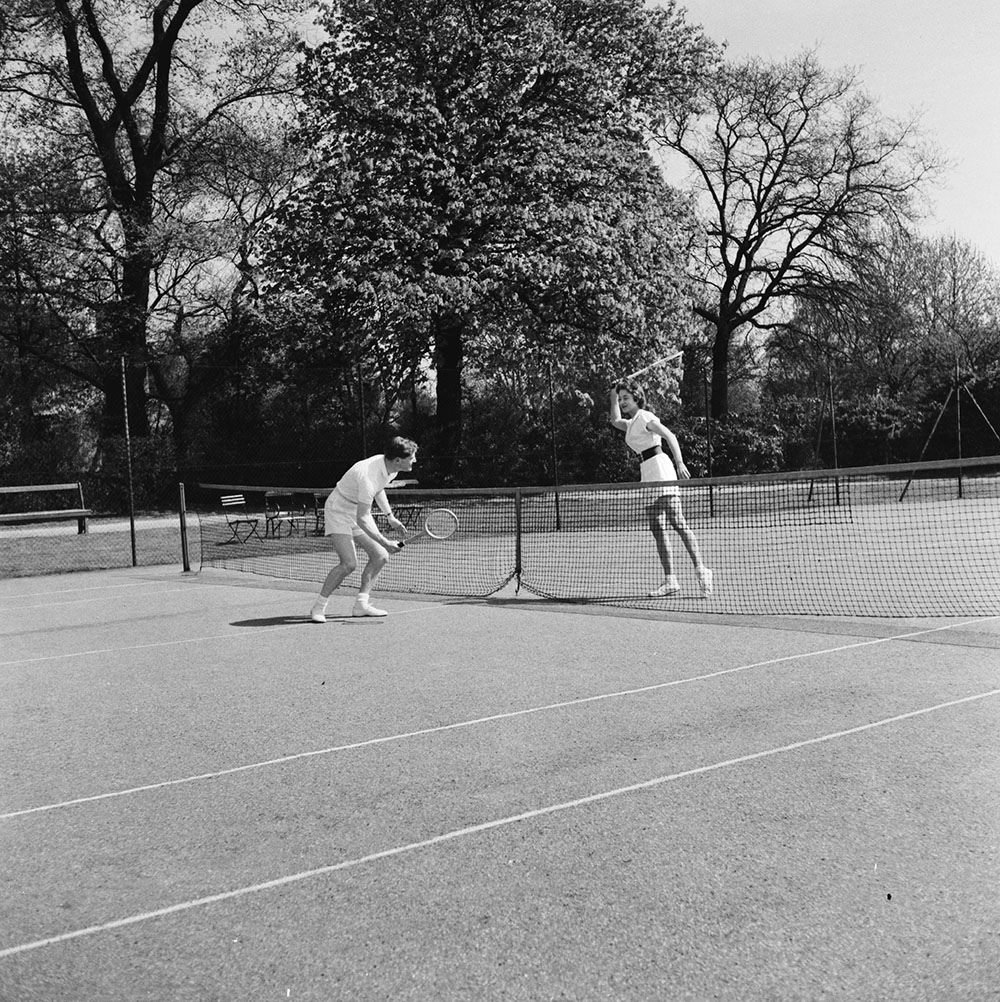 People playing tennis