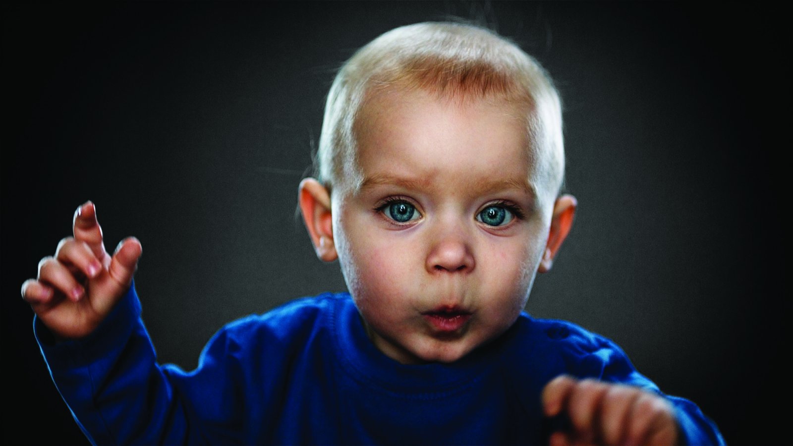 Jack watching Peppa Pig © Robbie Cooper