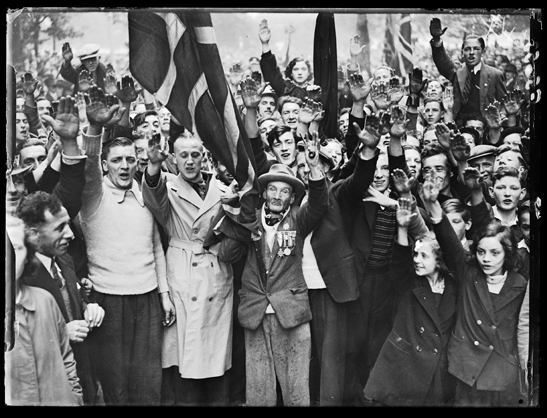Fascist demonstration, 3 October 1937, George W. Roper, Daily Herald Archive, National Media Museum Collection / SSPL