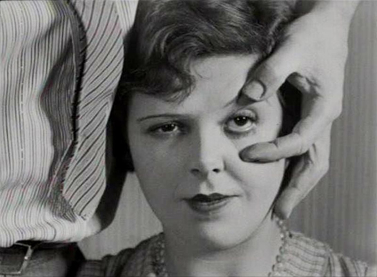 Simone Mareuil in Un Chien Andalou (1929)