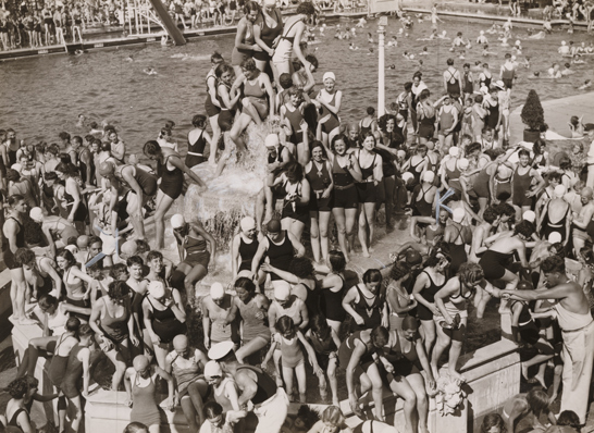 Sunday in the sun, 9 July 1934, Edward George Malindine, Daily Herald Archive, National Media Museum Collection / SSPL