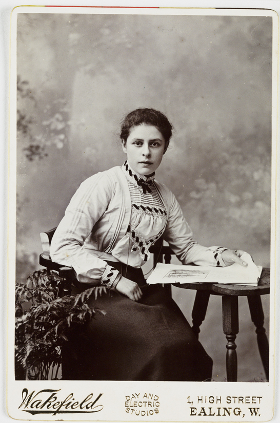 Portrait of a woman, c. 1895, Wakefield © National Media Museum / SSPL. Creative Commons BY-NC-SA