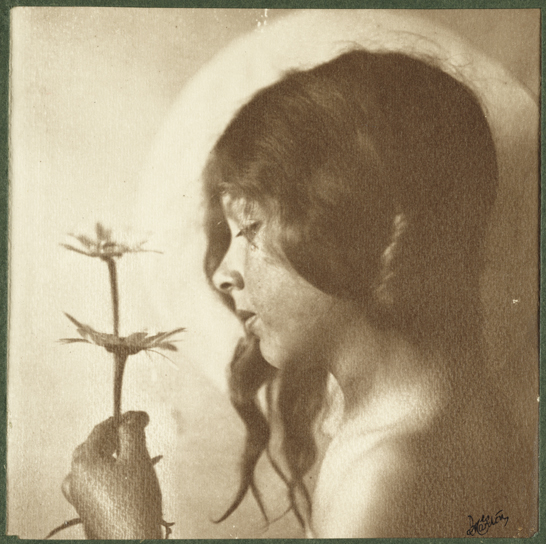 'St Margaret', c.1903, Emma Barton, The Royal Photographic Society Collection © National Media Museum, Bradford / SSPL. Creative Commons BY-NC-SA 
