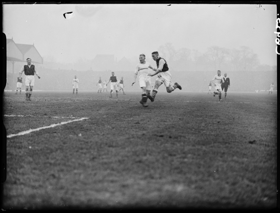 Arsenal vs Aston Villa, 1934, Harold Tomlin © Daily Herald / National Media Museum, Bradford / SSPL