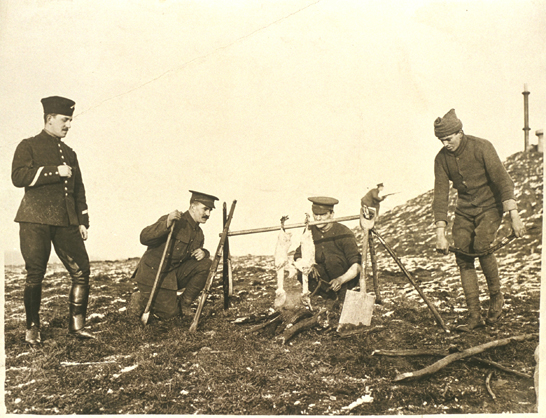 British troops cook their Christmas meal on the Western Front, c. 1917, London News Agency Photos © National Media Museum, Bradford / SSPL. Creative Commons BY-NC-SA
