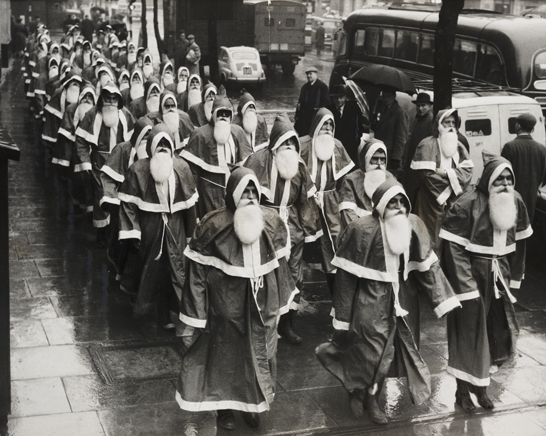 'Straighten up those beards, there...!', 12 December 1960, Terry Fincher © Daily Herald / National Media Museum, Bradford / SSPL