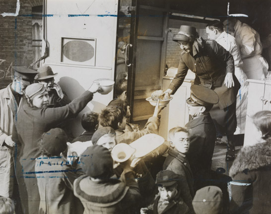 Salvation Army distribute free food in East London, 22 February 1936, unknown photographer © National Media Museum, Bradford / SSPL. Creative Commons BY-NC-SA
