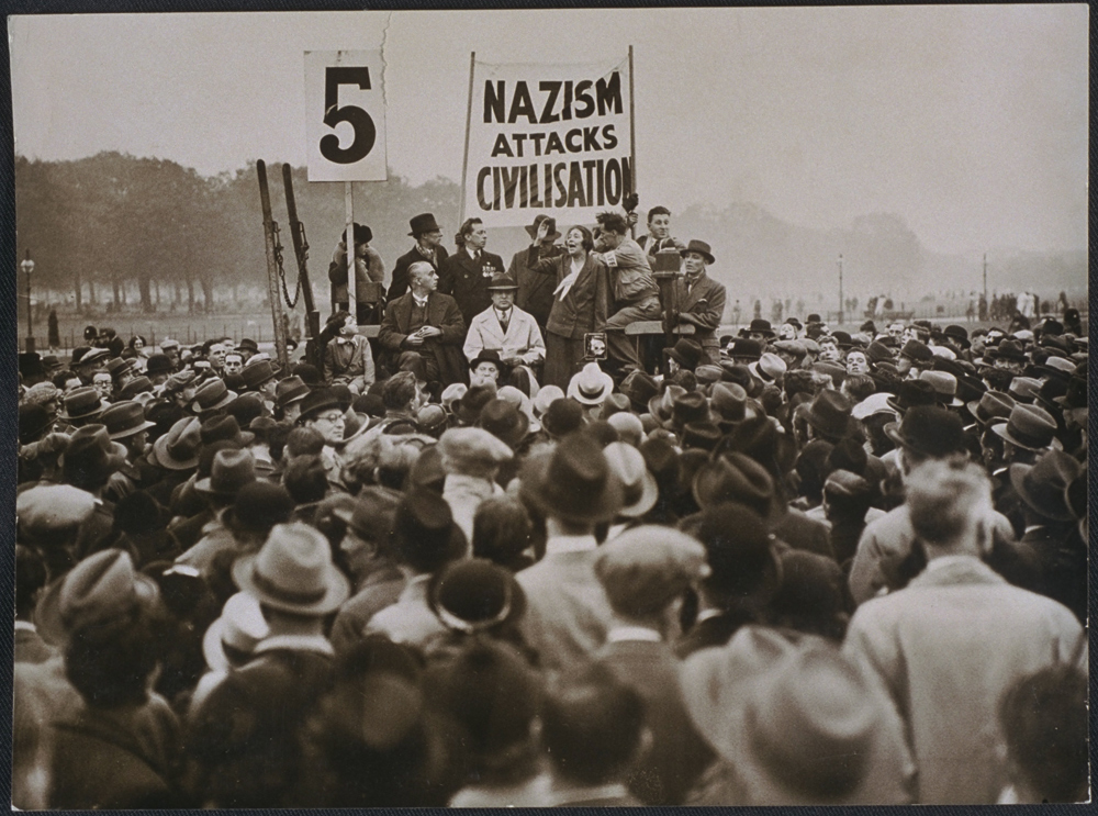 Anti-Nazi demonstrators gather in Hyde Park, 27 October 1935 / Daily Herald Archive / National Science and Media Museum Collection / SSPL