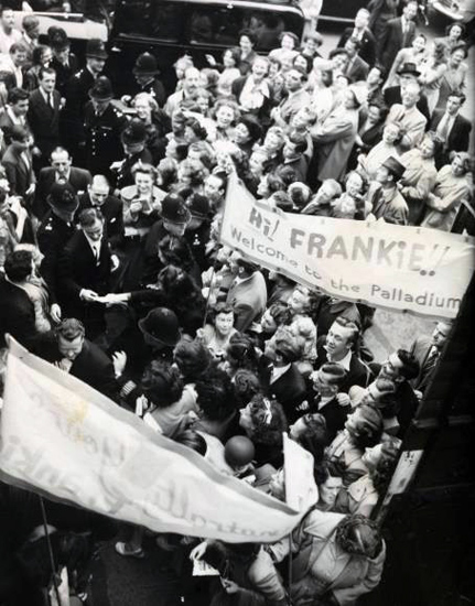 Photograph of Sinatra's arrival at Palladium
