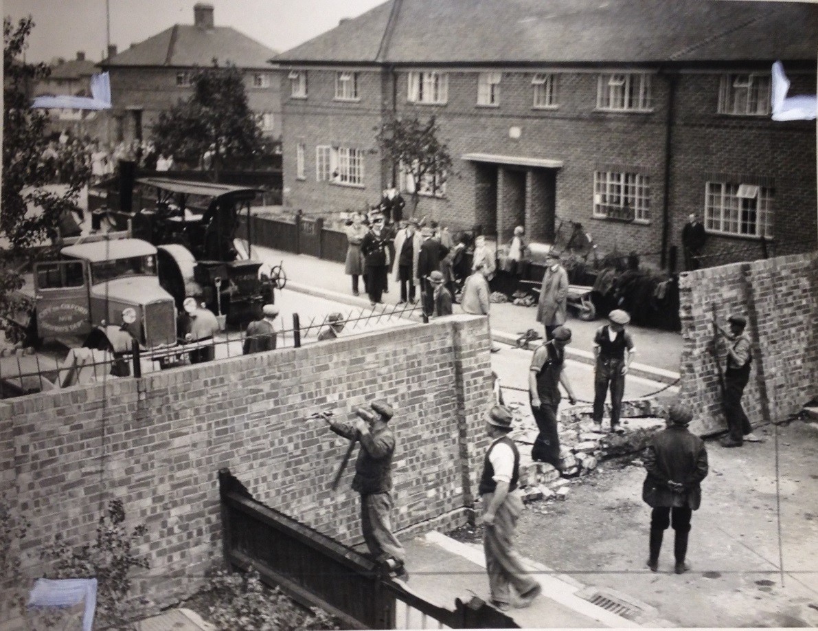 Undated photograph showing one of the Cutteslowe Walls in Oxford