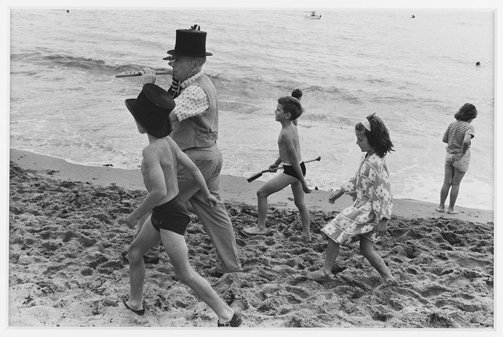 Group of people on the beach at Broadstairs
