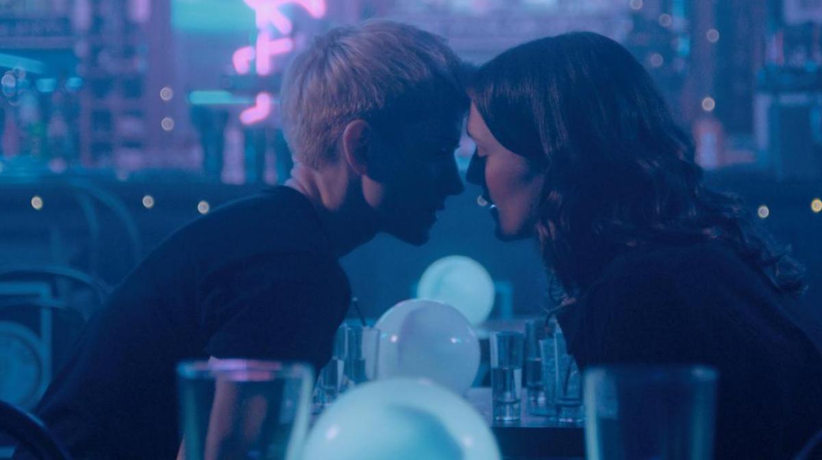 Mae Martin and Charlotte Ritchie in Feel Good