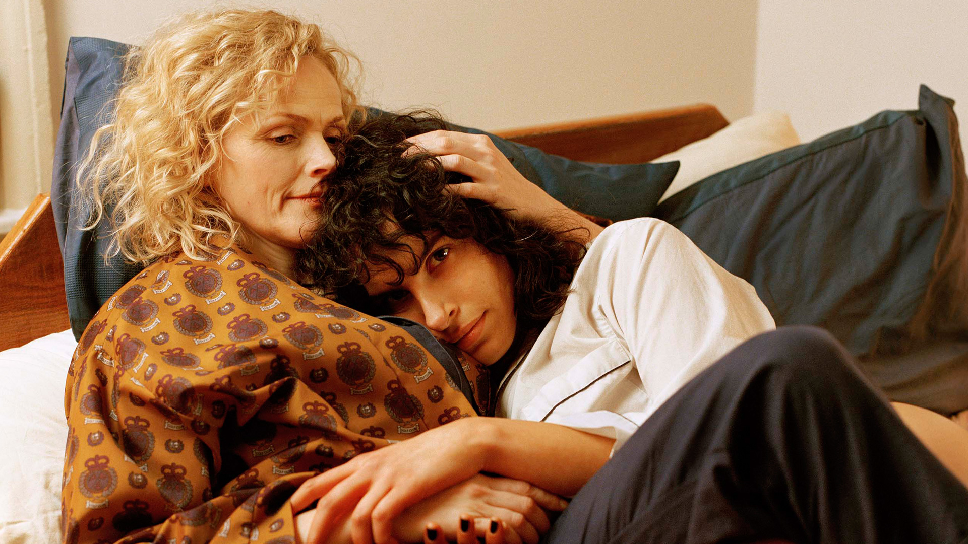 Desiree Akhavan and Maxine Peake in The Bisexual