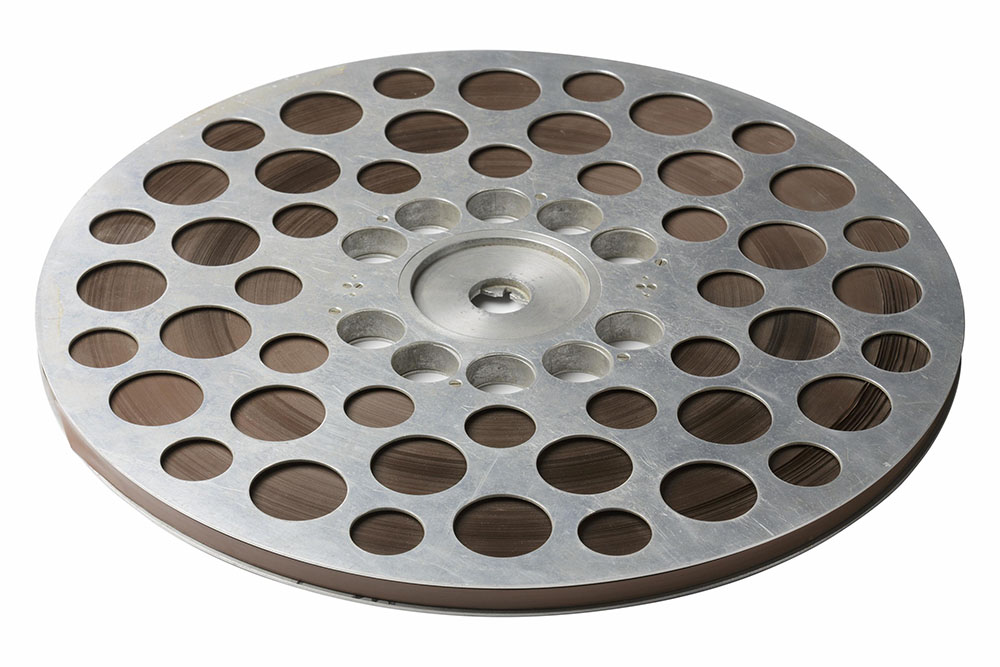 Reel of magnetic tape in metal case