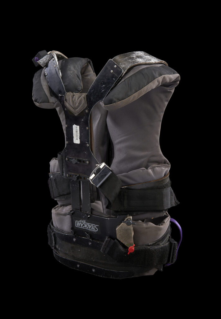 Black body brace for a camera operator